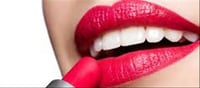 🌞💋 Natural Ways to Protect Lips from Sun Using Everyday Ingredients